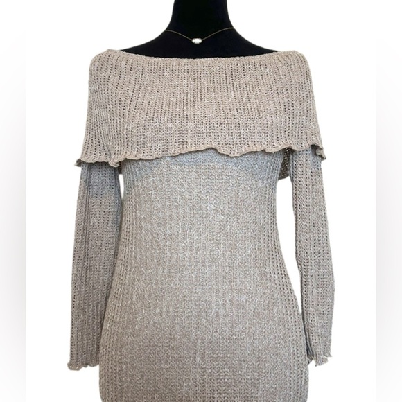 NWT🆕 Windsor Woman’s Medium Fold Over Knit Taupe Ruffled Long-Sleeve Mini Dress - Picture 3 of 12